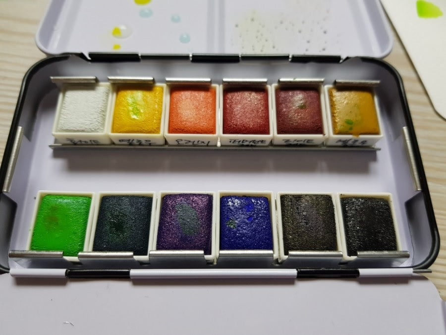 Mungyo Professional Half Pan Size Water Colors Set in Tin Case/Integral Mixing Palette in The lid 12 Colors